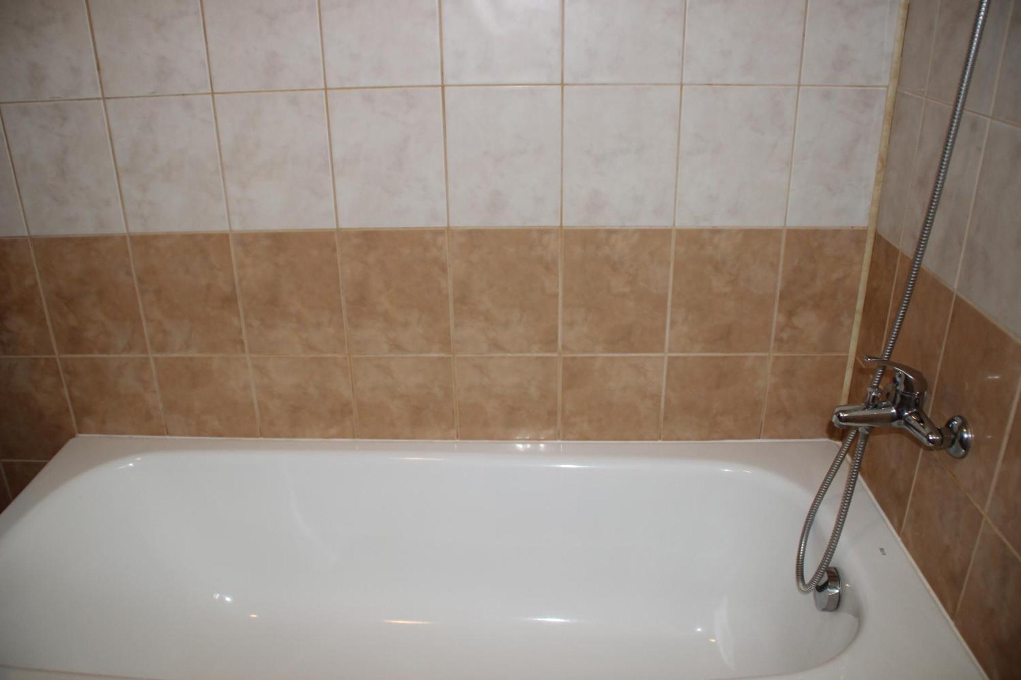 בורובץ Charming One Bed Apartment 423 In Main Flora Building מראה חיצוני תמונה